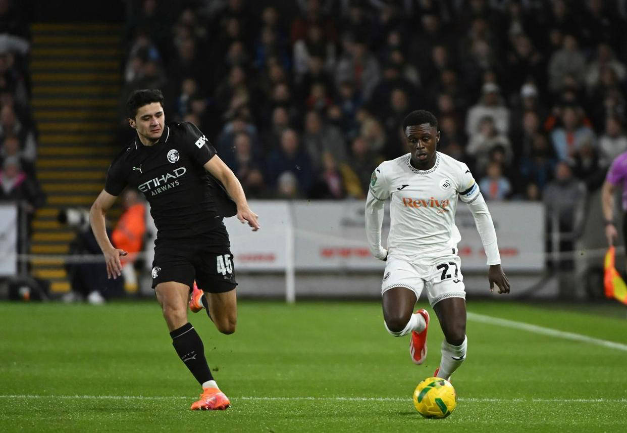 星空体育-全明星赛赛程吃紧，曼城赛后队长鼓劲，压力陡增，训练强度明显提升(赛文奥特曼x12集全)