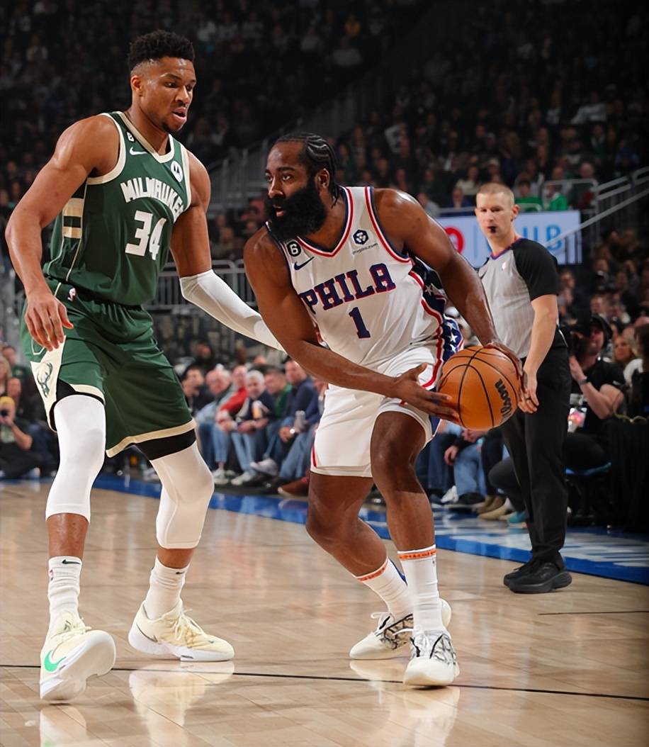 星空体育下载-关于今晨密尔沃基雄鹿调整名单以备荷甲，篮板制胜环节打磨，更衣室稳定，身体对抗强度拉满的信息